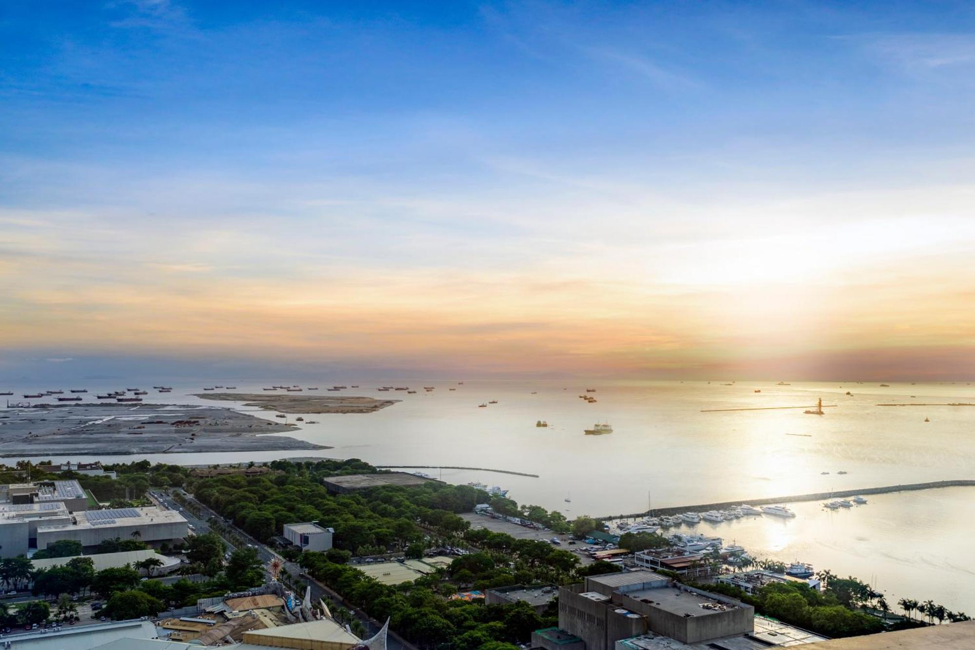 The Radiance Manila Bay Aparthotel Пасай Екстериор снимка
