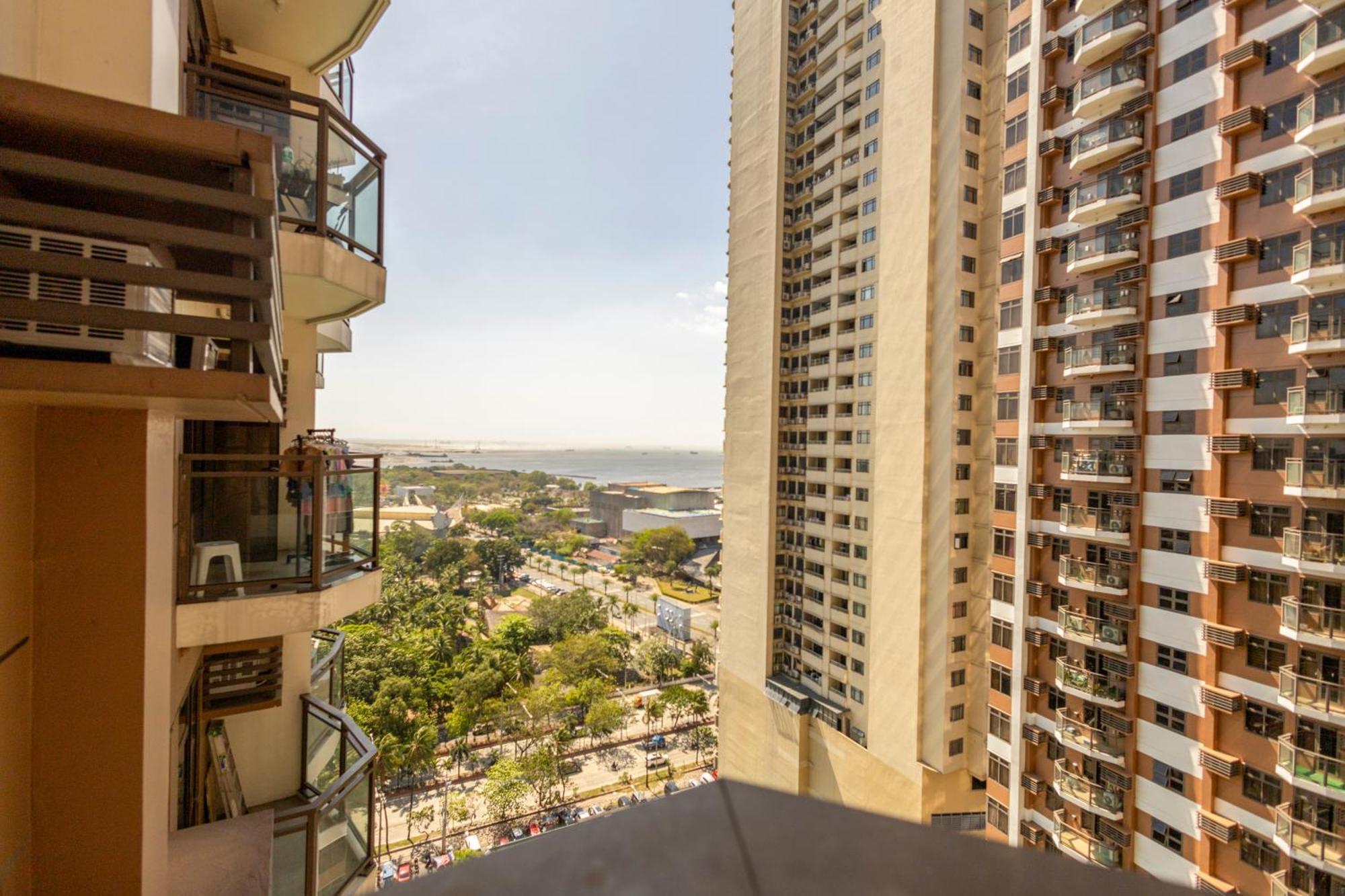 The Radiance Manila Bay Aparthotel Пасай Екстериор снимка